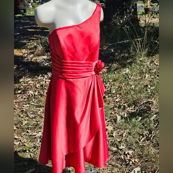 Mori Lee Dresses & Skirts - NWOT Mori Lee RN 21360 Red With Rose Prom Dress
